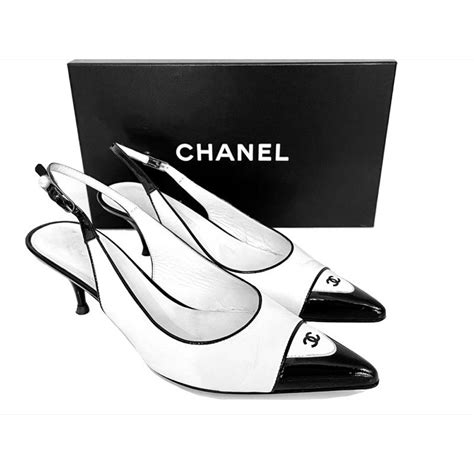 zapatos chanel bicolor|sandalias Chanel outlet.